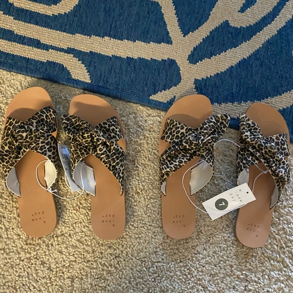 Leopard Slide Sandals - Picture 2 of 2